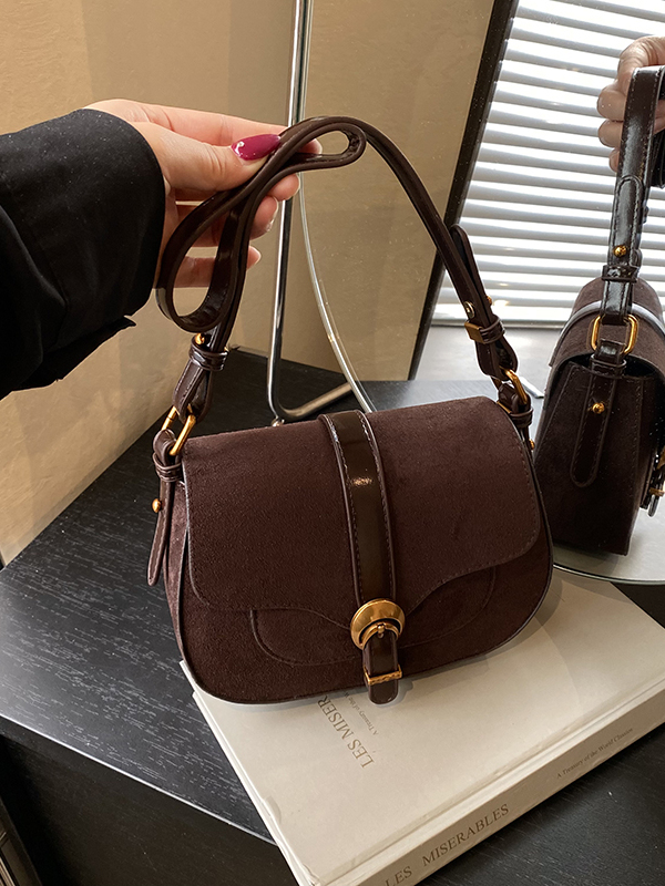 Hong Kong Retro Underarm Bag L - مراجعة Luxury Bags Hong Kong وسعره