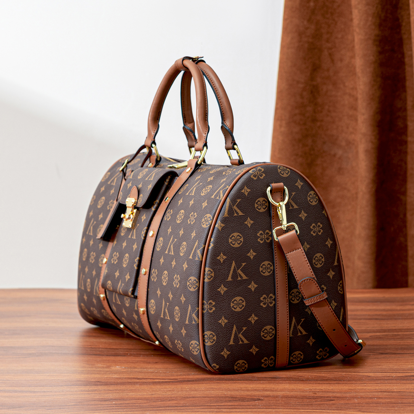 2026 New Fashionable Large Cap - مراجعة Luxury Bags 2026 وسعره