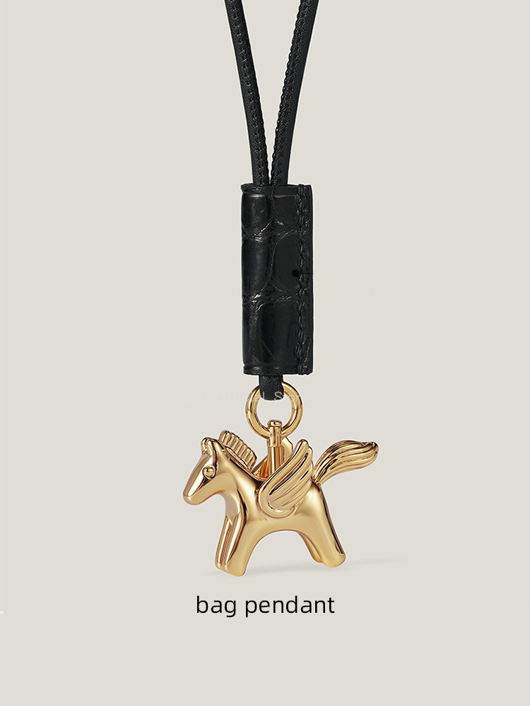 Luxury Brass Pegasus Bag Charm - مراجعة Luxury Bags Hermes Birkin وسعره