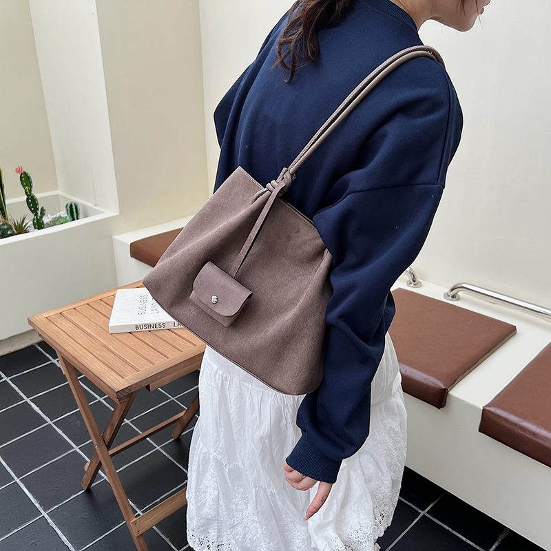 LEFTSIDE Luxury Faux Suede Tot - مراجعة Luxury Bags For Young Women وسعره