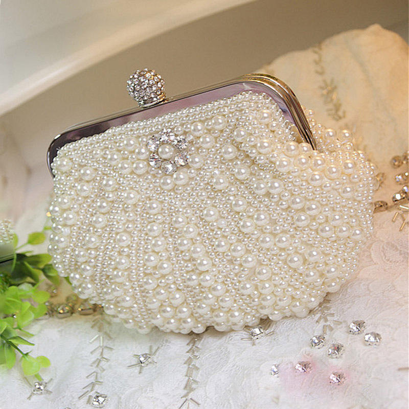 Luxury Scalloped Pearl Clutch  - مراجعة Luxury Bags Direct وسعره