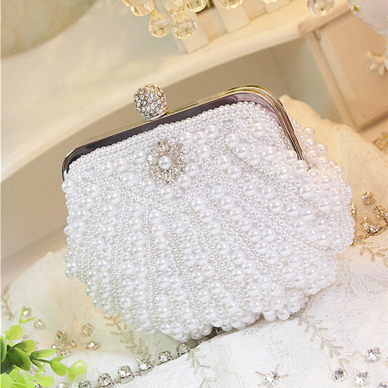 Luxury Scalloped Pearl Clutch  - مراجعة Luxury Bags Direct وسعره