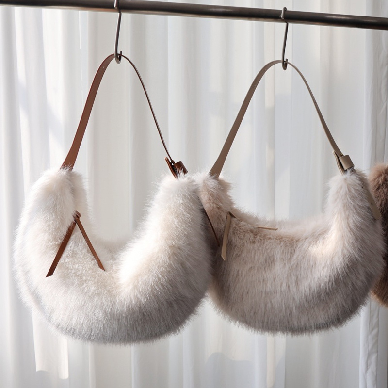 Fashion Faux Fur Half Moon Bag - مراجعة Luxury Bags 2026 وسعره