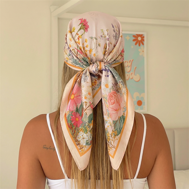 70cm Women Square Silk Scarf/s - مراجعة Luxury Bags 2026 وسعره