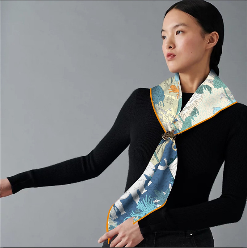 Triangle Twill Scarf Luxury Wo - مراجعة Luxury Bags Hong Kong وسعره