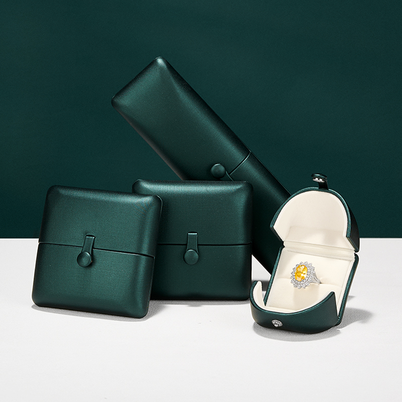 Luxury Dark Green Ring Box Pre - مراجعة Luxury Bags List وسعره