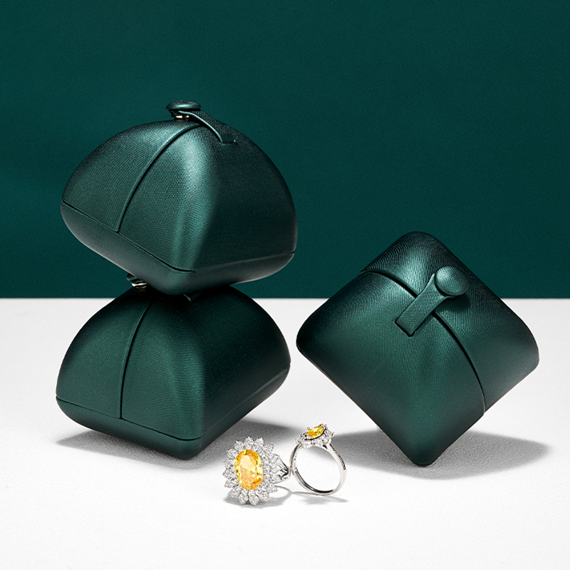 Luxury Dark Green Ring Box Pre - مراجعة Luxury Bags List وسعره
