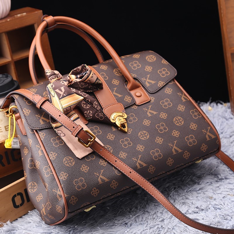 Light luxury brand women's bag - مراجعة Luxury Bags 2026 وسعره
