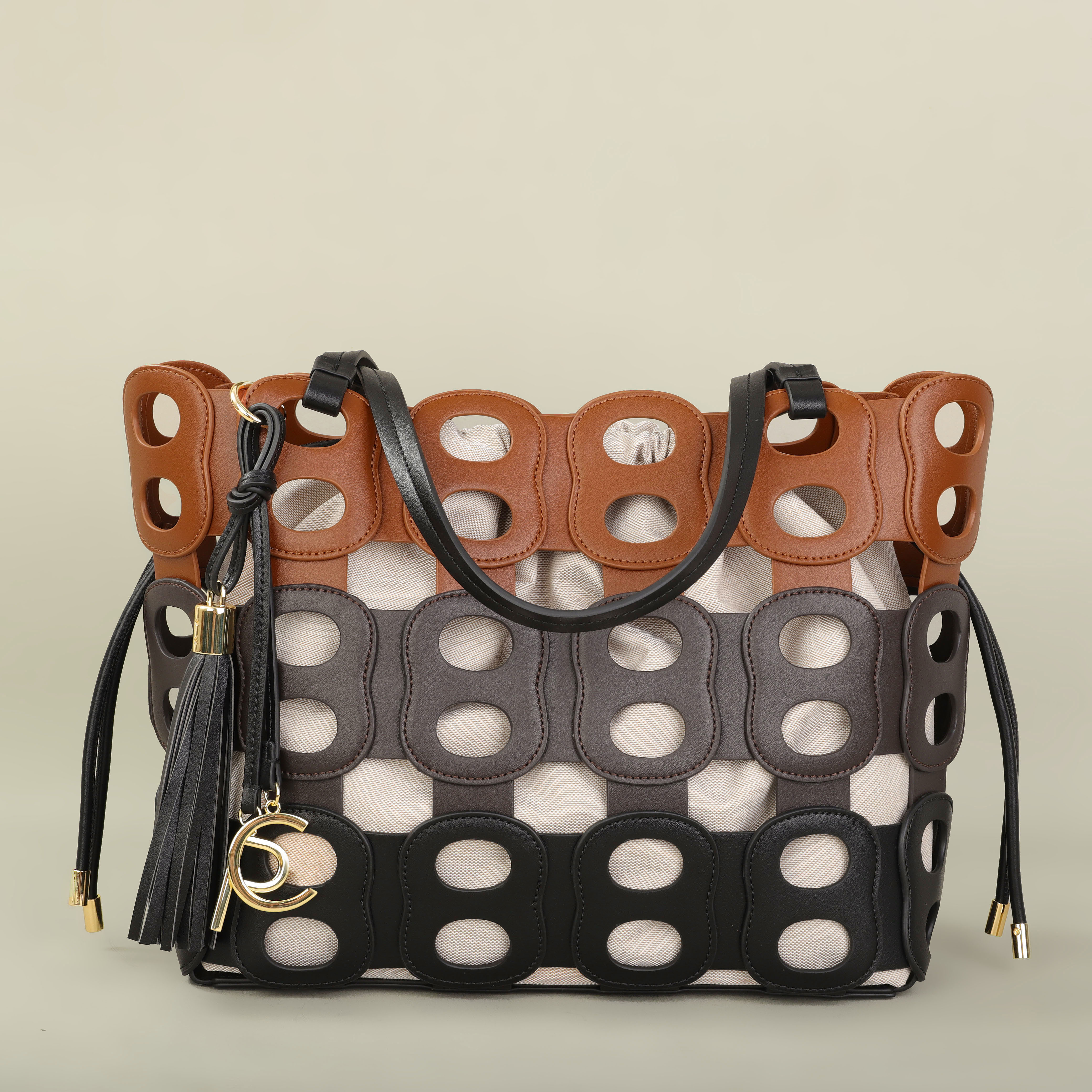 PG PATSY GARIS Women's Crossbo - مراجعة Luxury Bags 2026 وسعره