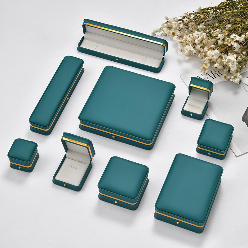 1pc Luxury PU Leather Jewelry  - مراجعة Luxury Bags List وسعره