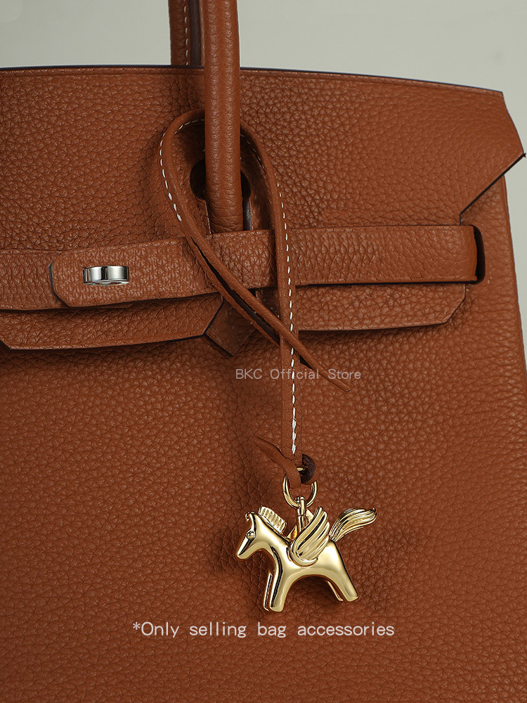 Luxury Brass Pegasus Bag Charm - مراجعة Luxury Bags Hermes Birkin وسعره