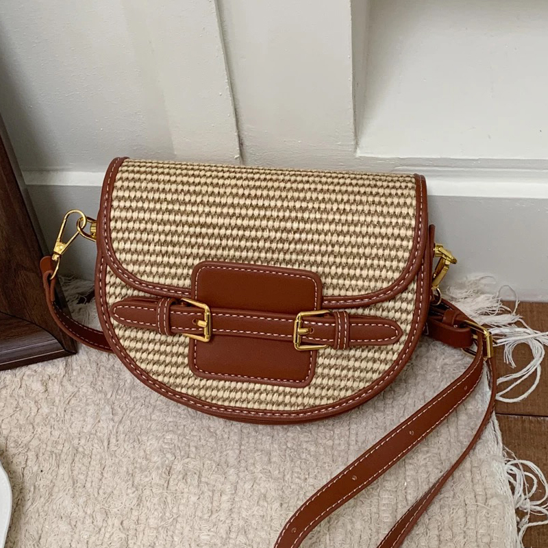 England Style Mini Straw Saddl - مراجعة Luxury Bags 2026 وسعره
