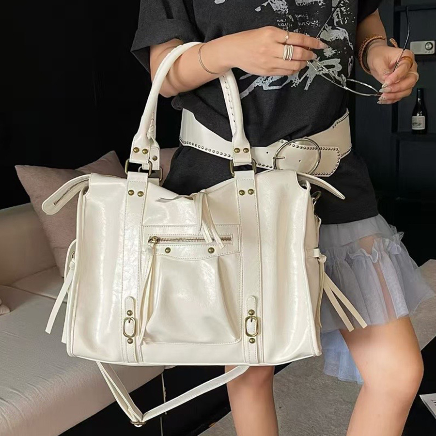 Overlarge Capacity Tassel Tote - مراجعة Luxury Bags 2026 وسعره
