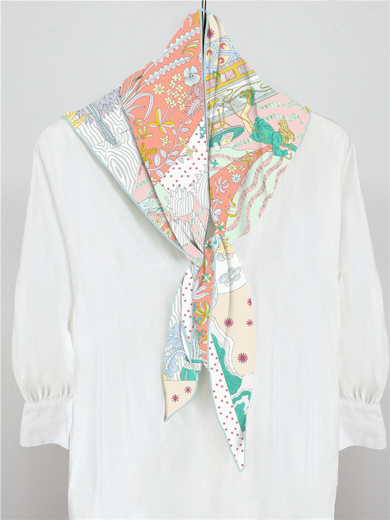 Silk Twill Scarf Triangle Shap - مراجعة Luxury Bags Hong Kong وسعره