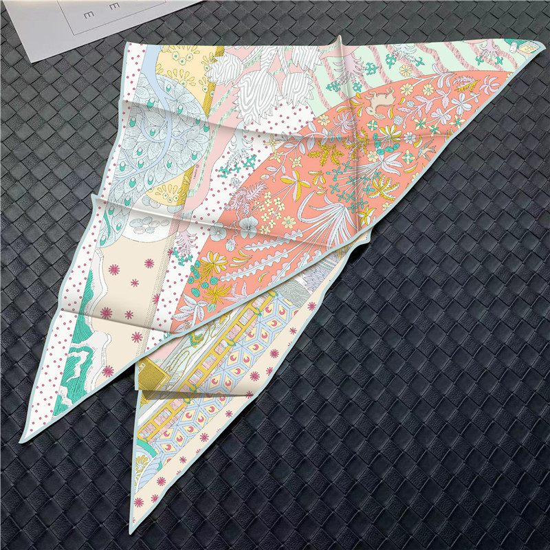 Silk Twill Scarf Triangle Shap - مراجعة Luxury Bags Hong Kong وسعره